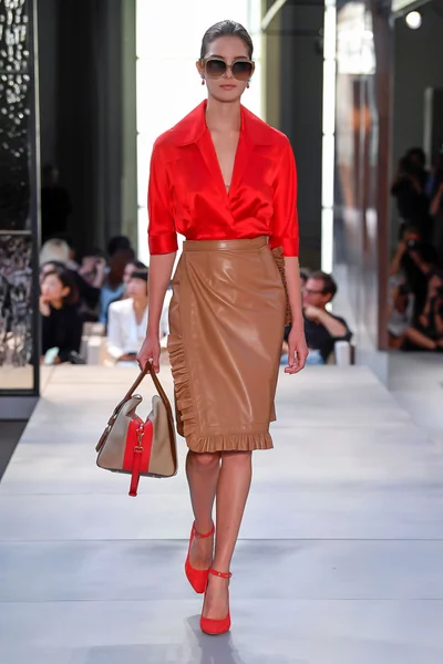Look 29